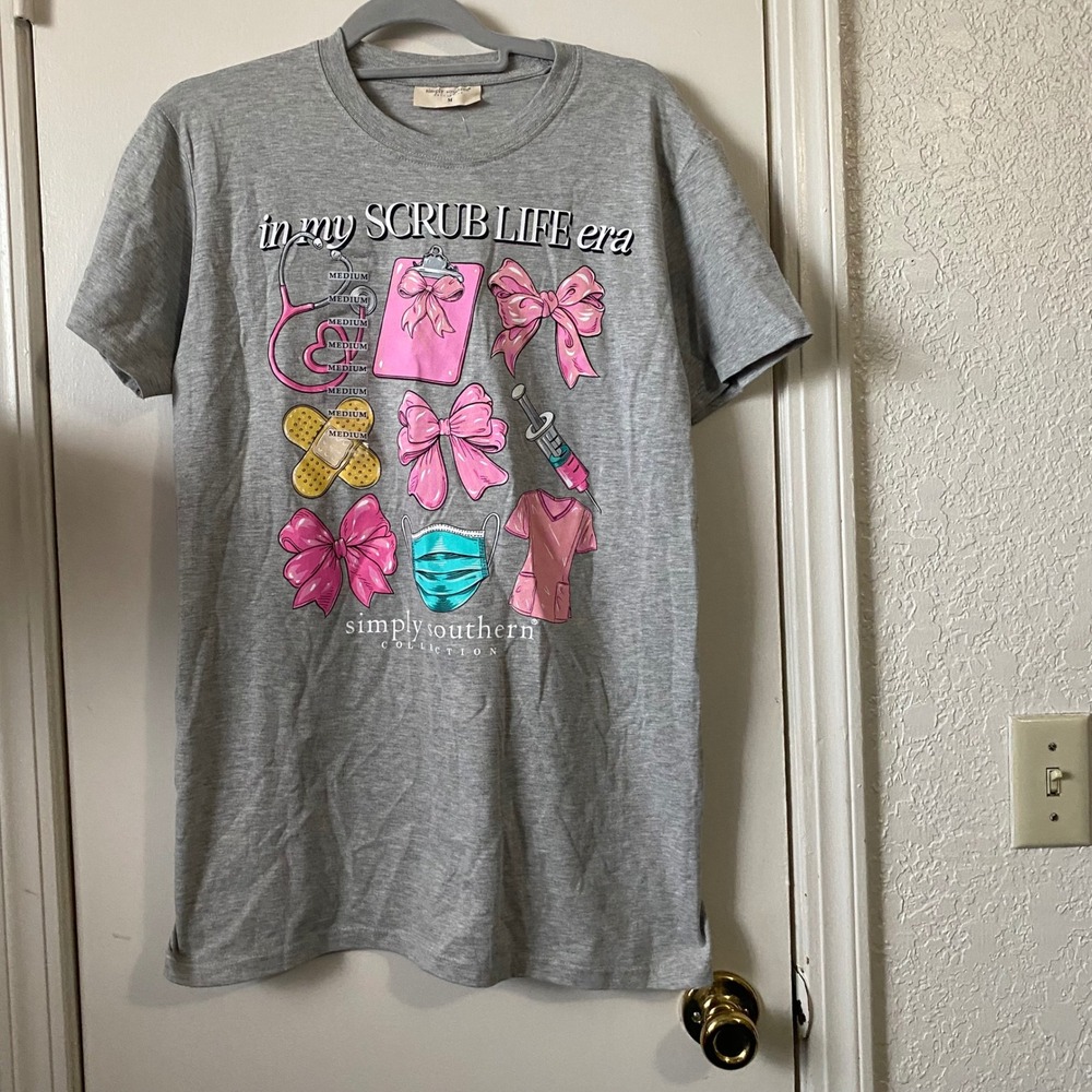 Simply Southern Scrub Life Era Gray Graphic T-Shirt M Medium‎